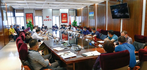 集團(tuán)工作碰頭會(huì)強(qiáng)調(diào):做事要上心要具體有回音有著落(圖1) 集團(tuán)工作碰頭會(huì)強(qiáng)調(diào):做事要上心要具體有回音有著落(圖1)