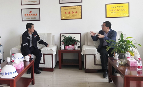 青海省應(yīng)急管理廳組織專(zhuān)家組到青海宜化進(jìn)行重大危險(xiǎn)源企業(yè)專(zhuān)項(xiàng)檢查督導(dǎo)(圖2)