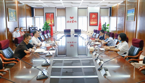 宜昌市總工會黨組書記、常務(wù)副主席皮祖武一行到宜化集團調(diào)研(圖1)