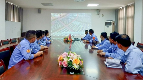 向抗疫英雄致敬！宜化集團(tuán)組織收看全國(guó)抗擊新冠肺炎疫情表彰大會(huì)(圖3)