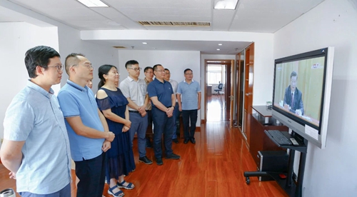 向抗疫英雄致敬！宜化集團(tuán)組織收看全國(guó)抗擊新冠肺炎疫情表彰大會(huì)(圖15)