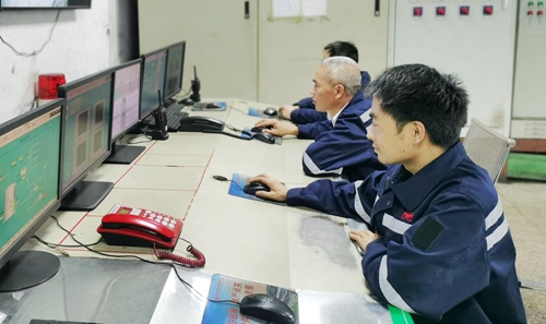 上下同心合力攻堅 股份公司小籽煤制氣項(xiàng)目運(yùn)行平穩(wěn)(圖1)