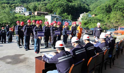 礦業(yè)公司：思維碰撞、經(jīng)驗(yàn)共享，講出班組安全管理標(biāo)準(zhǔn)化建設(shè)好辦法(圖3)