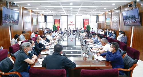 集團行政例會強調(diào)要處理好五個方面的關(guān)系(圖1) 集團行政例會強調(diào)要處理好五個方面的關(guān)系(圖1)