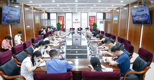 集團(tuán)召開(kāi)黨務(wù)(政務(wù))系統(tǒng)工作會(huì)議(圖1) 集團(tuán)召開(kāi)黨務(wù)(政務(wù))系統(tǒng)工作會(huì)議(圖1)