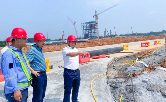 王大真檢查指導(dǎo)田家河新項目建設(shè)(圖2) 王大真檢查指導(dǎo)田家河新項目建設(shè)(圖2)