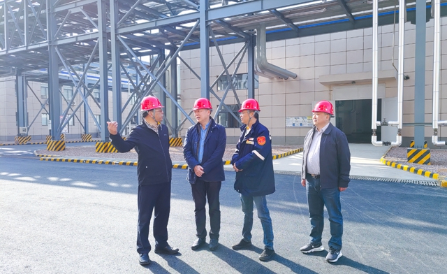 宜昌市國資委黨委書記、主任黃智華到宜化降解新材料公司開展黨支部聯(lián)系點(diǎn)工作(圖1)