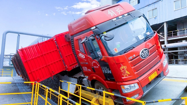 現(xiàn)場無人化！新疆宜化自動卸車系統(tǒng)上線(圖2)