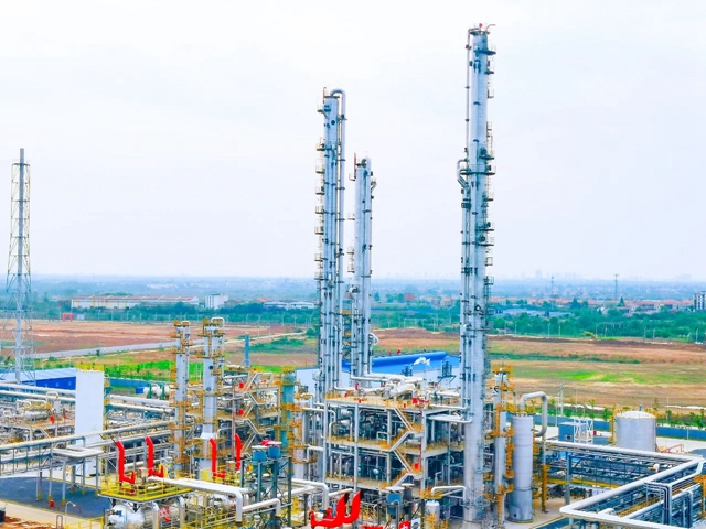 雙環(huán)公司合成氨升級(jí)改造項(xiàng)目一次投料開(kāi)車(chē)成功！(圖1)