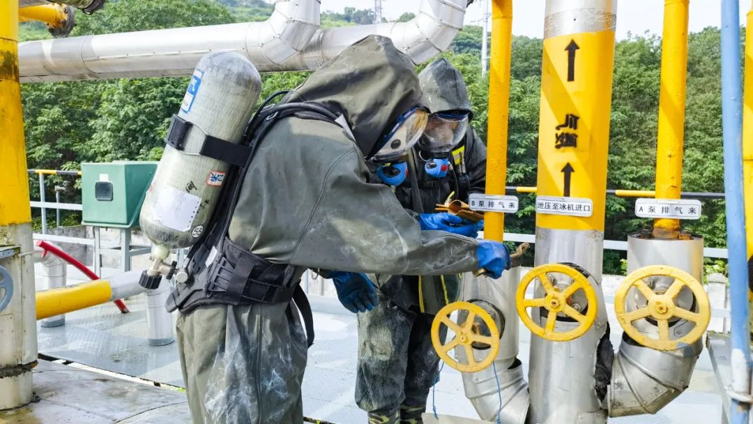 【安全生產(chǎn)月】楚星公司開展液氨泄漏綜合應(yīng)急演練暨安全宣傳咨詢?nèi)栈顒?圖4) 圖片