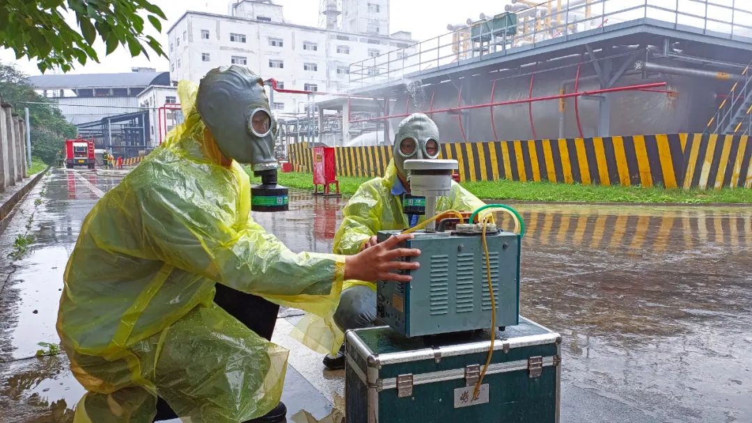 【安全生產(chǎn)月】楚星公司開展液氨泄漏綜合應(yīng)急演練暨安全宣傳咨詢?nèi)栈顒?圖5) 圖片