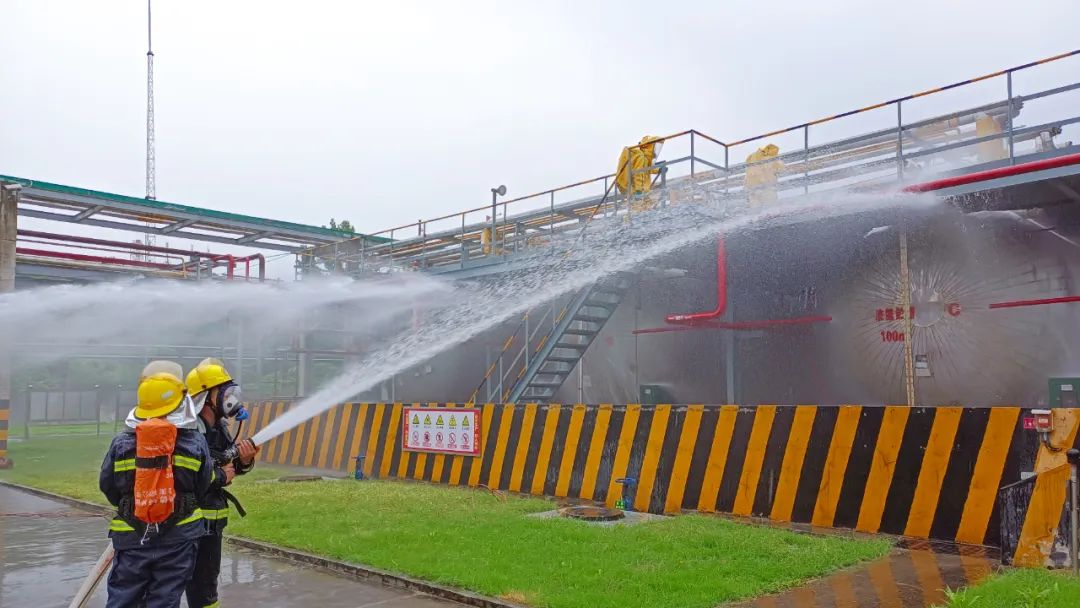 【安全生產(chǎn)月】楚星公司開展液氨泄漏綜合應(yīng)急演練暨安全宣傳咨詢?nèi)栈顒?圖2) 圖片