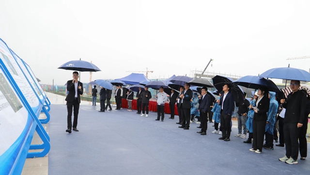 肩負重托共謀發(fā)展！集團七屆二次職代會代表報到并參觀田家河新項目(圖3)