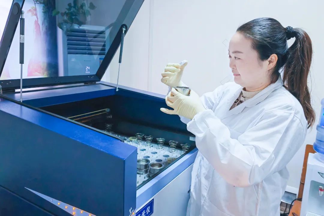 【宜化榜樣】股份公司黃冬燕：立足分析崗位，爭當(dāng)技術(shù)能手(圖4)