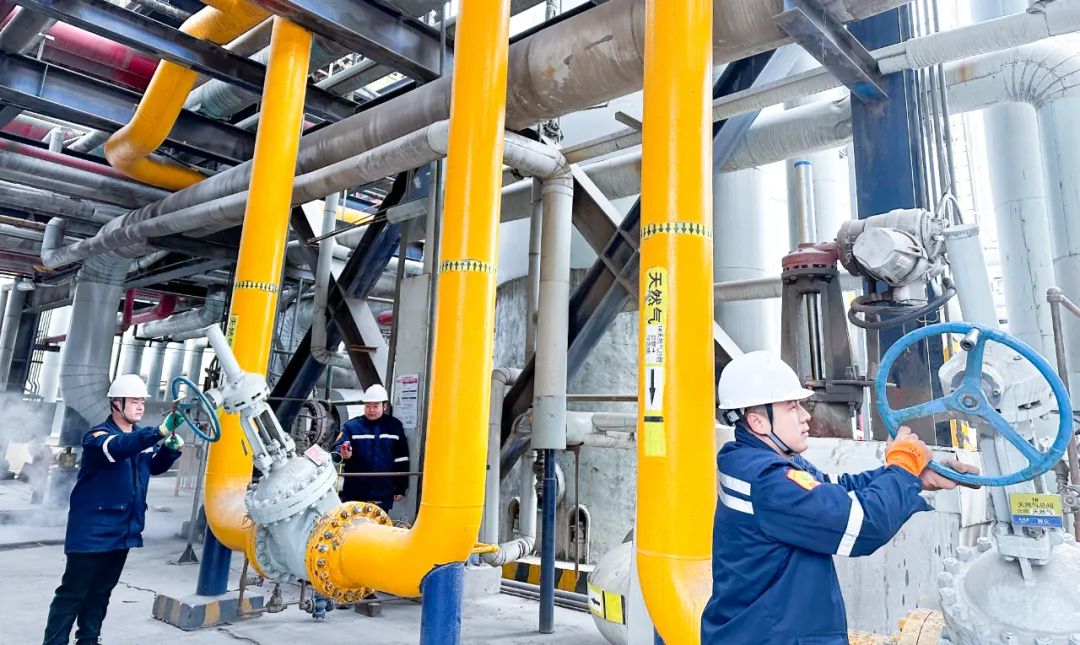 【先進班組】聯(lián)化公司合成氨分廠工藝二班:扎實抓牢崗位安全生產(chǎn)(圖4) 【先進班組】聯(lián)化公司合成氨分廠工藝二班:扎實抓牢崗位安全生產(chǎn)(圖4)