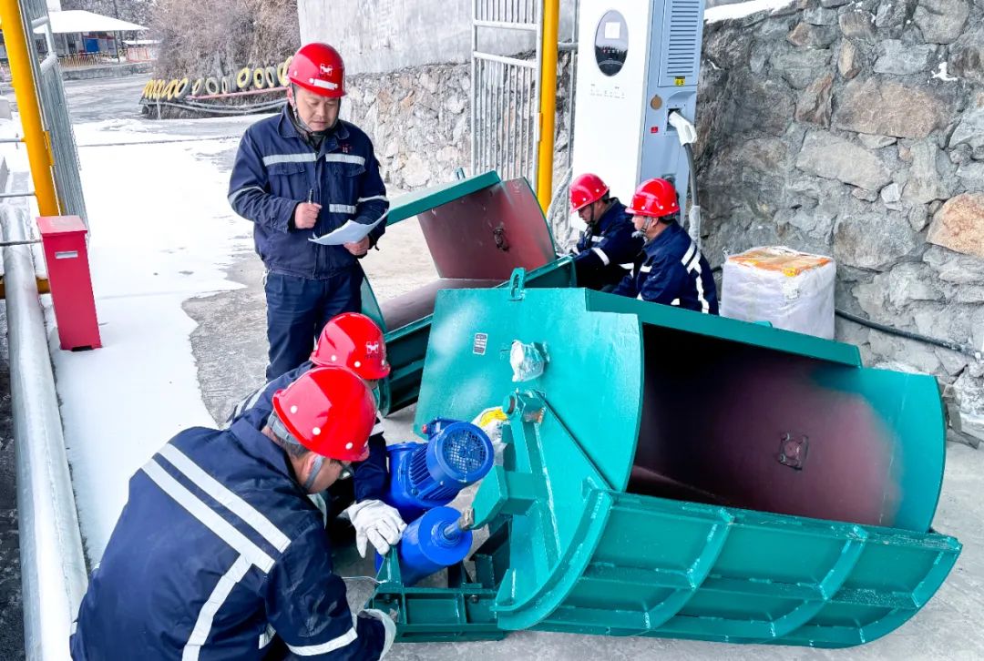 宜化礦業(yè)殷家坪礦機電維修一班:能打硬仗會算細賬的“圖強班”(圖2) 宜化礦業(yè)殷家坪礦機電維修一班:能打硬仗會算細賬的“圖強班”(圖2)