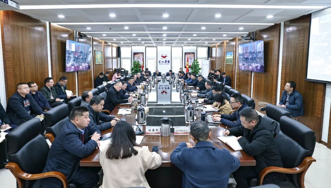 集團黨委傳達學習習近平總書記重要講話精神(圖2) 集團黨委傳達學習習近平總書記重要講話精神(圖2)