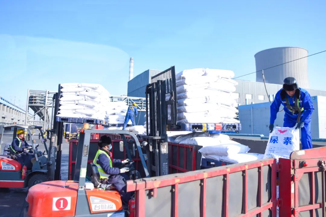 新疆宜化：開(kāi)足馬力忙生產(chǎn)，全力搶抓“開(kāi)門(mén)紅”(圖3)