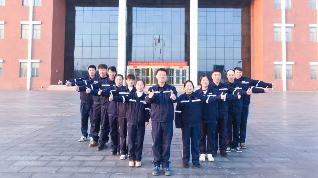 新疆宜化電石車間二一班：強(qiáng)化班組建設(shè)，筑牢基層基石(圖5)