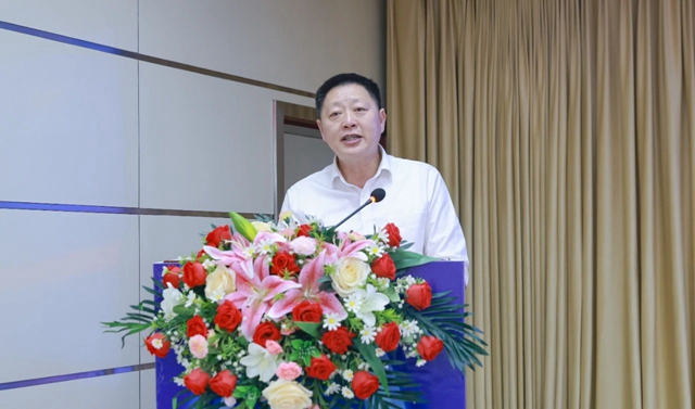 增值引領(lǐng)共贏疆來！2024宜化宜冠滴品牌戰(zhàn)略發(fā)布會(huì)在新疆輪臺(tái)縣成功舉行(圖2)
