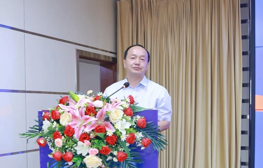 增值引領(lǐng)共贏疆來！2024宜化宜冠滴品牌戰(zhàn)略發(fā)布會(huì)在新疆輪臺(tái)縣成功舉行(圖3)