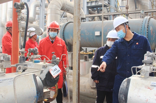 國務(wù)院安委辦?；分攸c(diǎn)縣專家組到新疆天運(yùn)開展安全生產(chǎn)指導(dǎo)服務(wù)工作