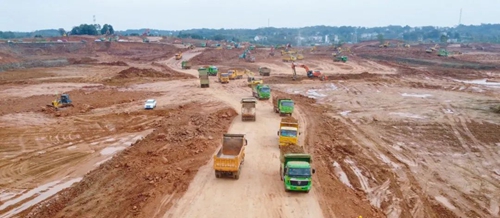 大干快上！氨醇項目施工現(xiàn)場熱火朝天