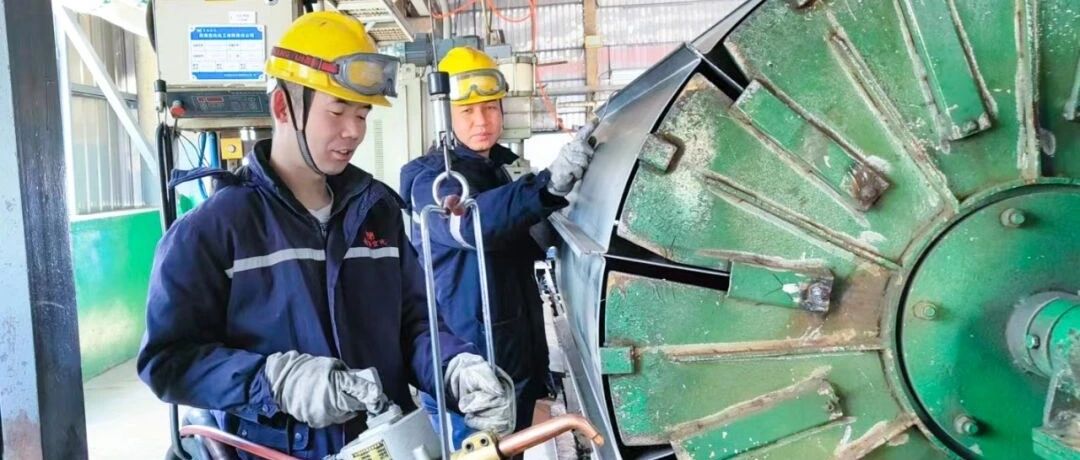 青海宜化電石分廠電極殼班：加強(qiáng)標(biāo)準(zhǔn)化建設(shè)，保障電石爐長(zhǎng)周期穩(wěn)定運(yùn)行