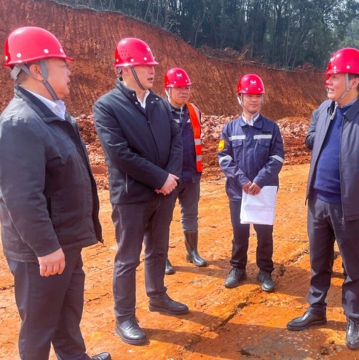 宜昌市國資委黨委書記、主任黃智華一行到楚星公司搬遷升級改造項目現(xiàn)場調(diào)研